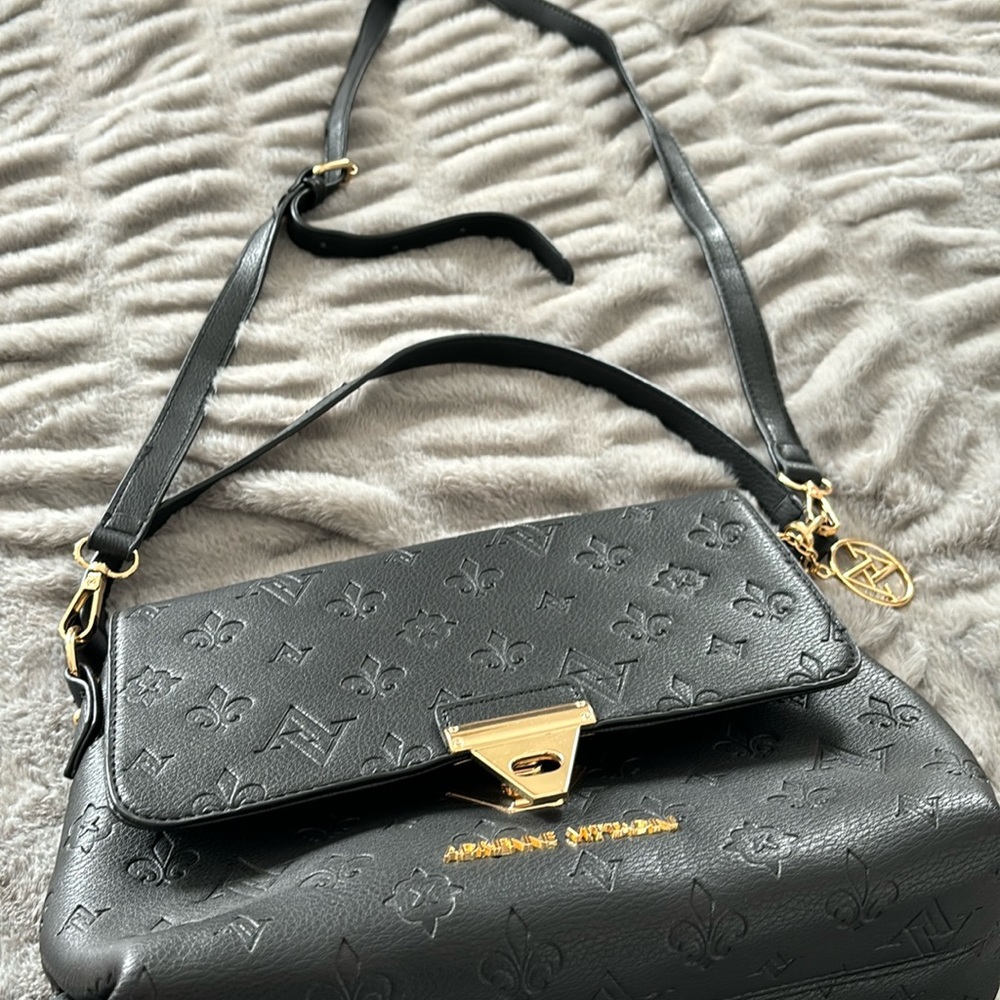 Adrienne vittadini black cross body